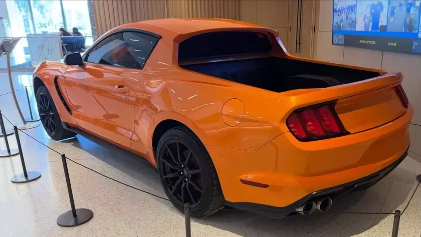 Ford показал концепт пикапа на базе Mustang S550