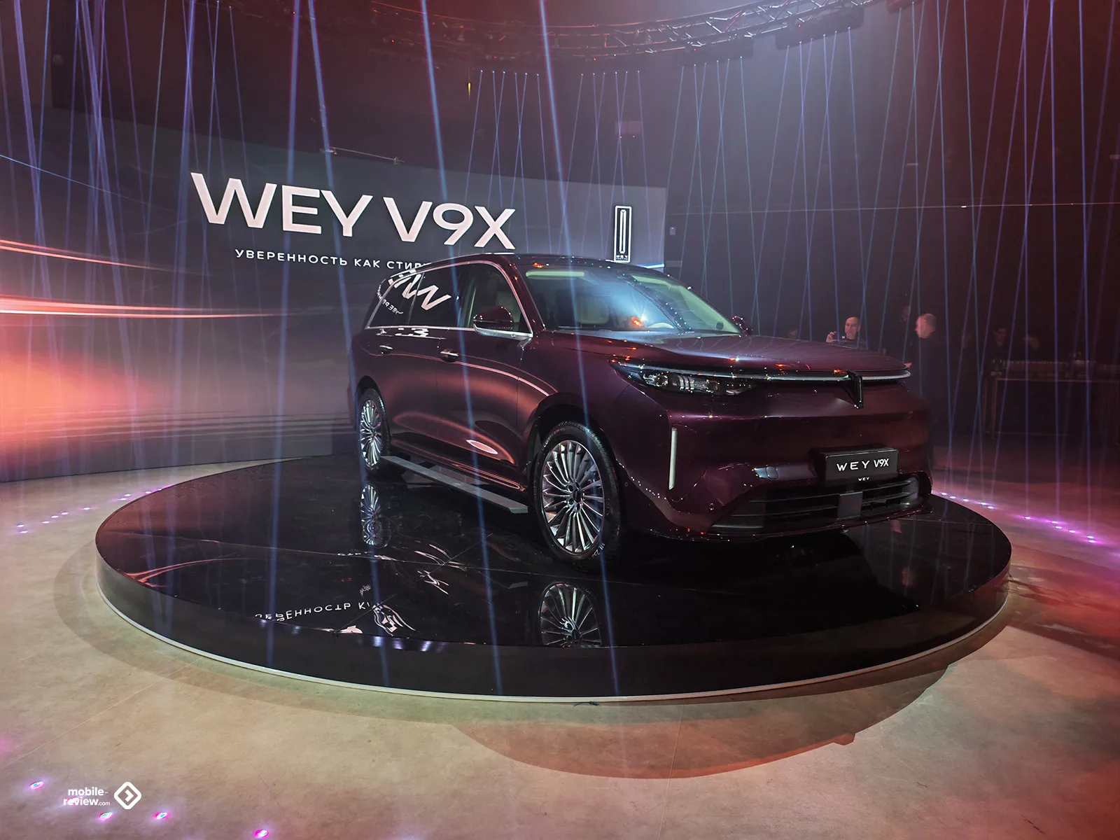 GWM представила флагманский гибридный кроссовер WEY V9X