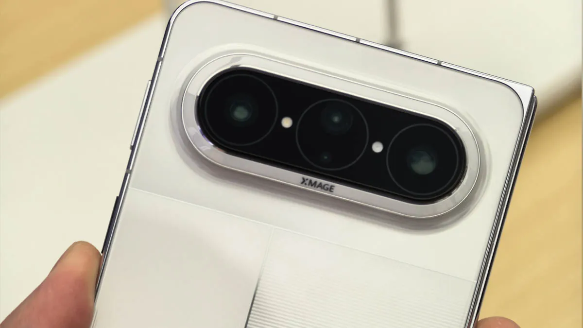 Спрос на Huawei Pura X Max вырос на 76% после выхода iPhone Duo