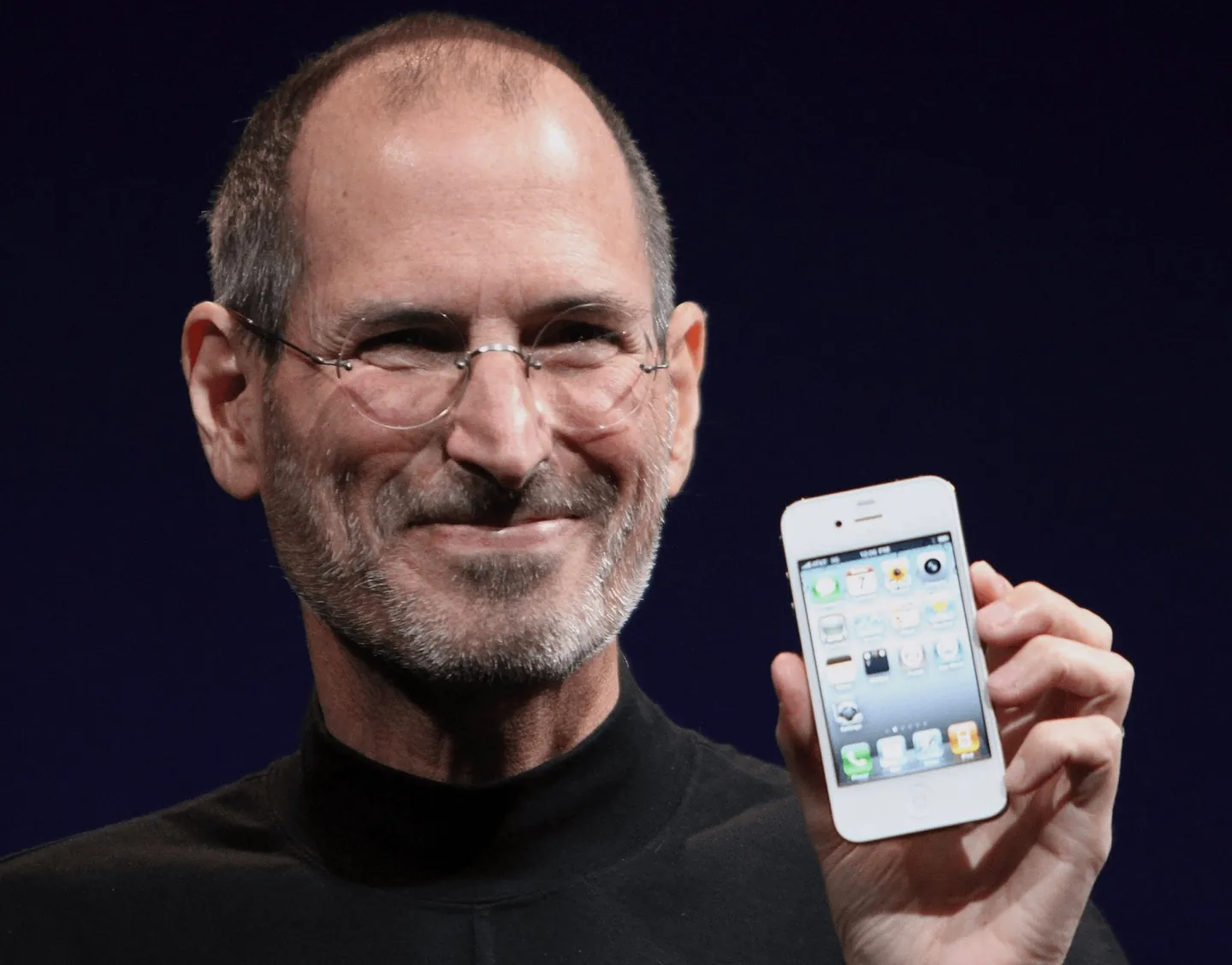 iPhone 4S исполнилось 15 лет со дня старта продаж