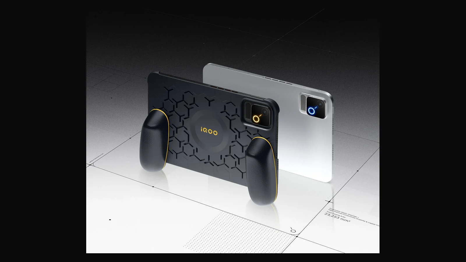 iQOO Pad Ultra с игровым контроллером