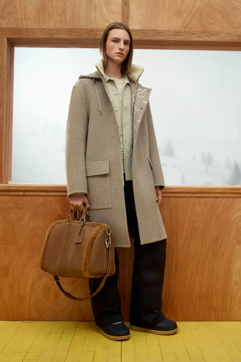 Иллюстрация к материалу «Louis Vuitton представил горнолыжную коллекцию 2027 года». Фото: Hypebeast.