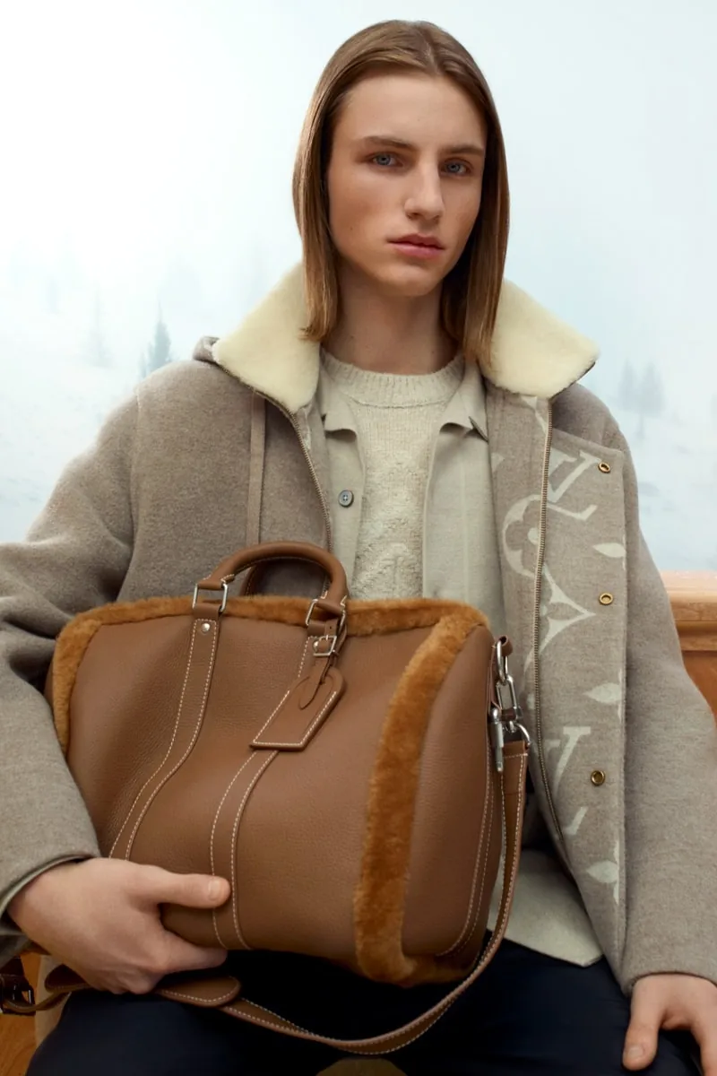 Иллюстрация к материалу «Louis Vuitton представил горнолыжную коллекцию 2027 года». Фото: Hypebeast.