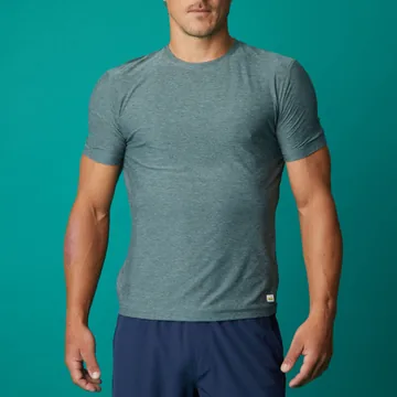 Иллюстрация к материалу «Свитера для мужчин: выбор редакции Men's Health». Фото: Menshealth.com.