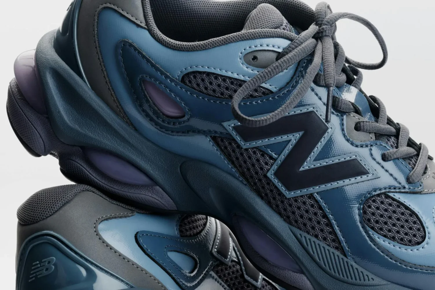 New Balance представила футуристичные кроссовки 983