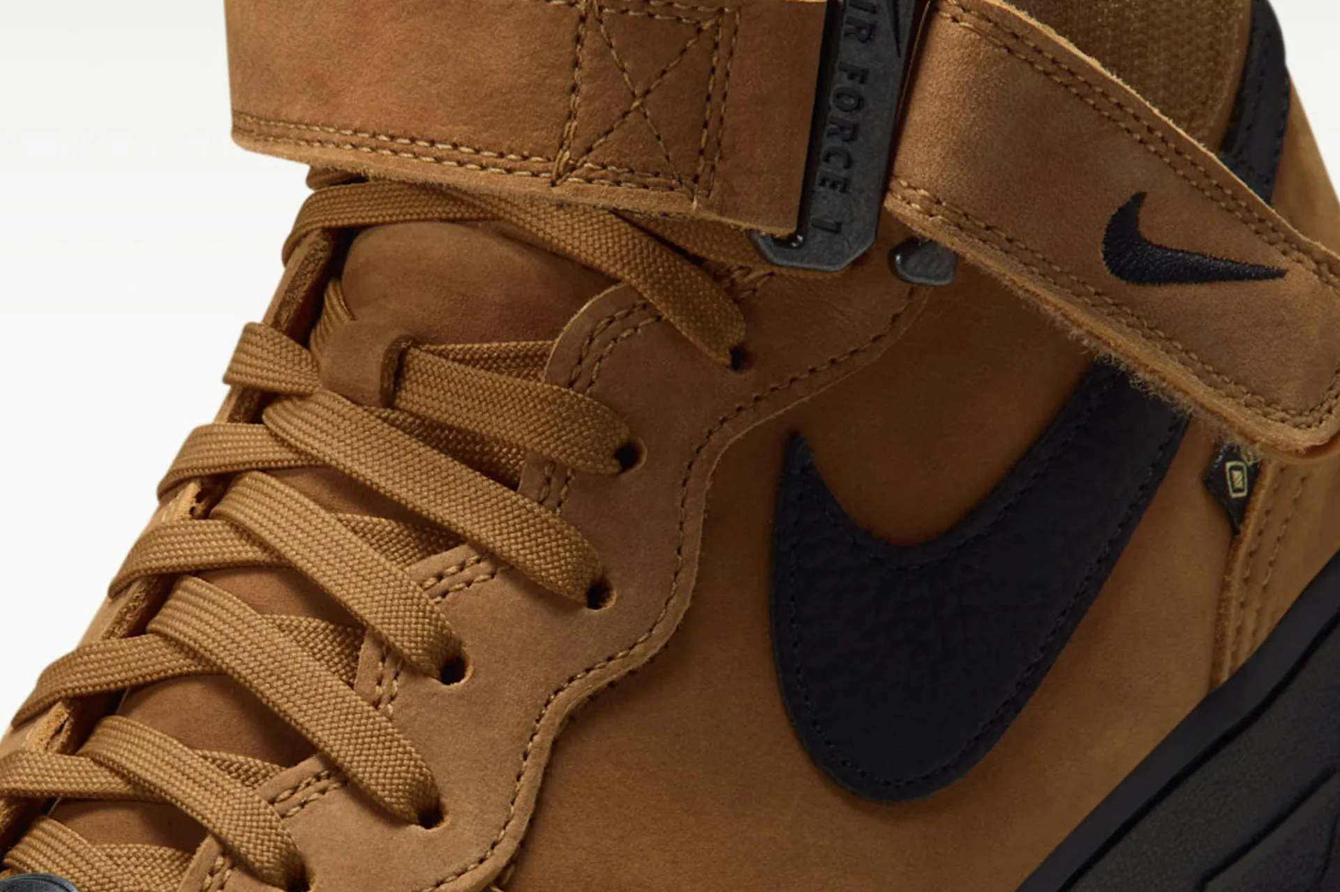 Nike представила кроссовки Air Force 1 Mid '07 GORE-TEX Vibram