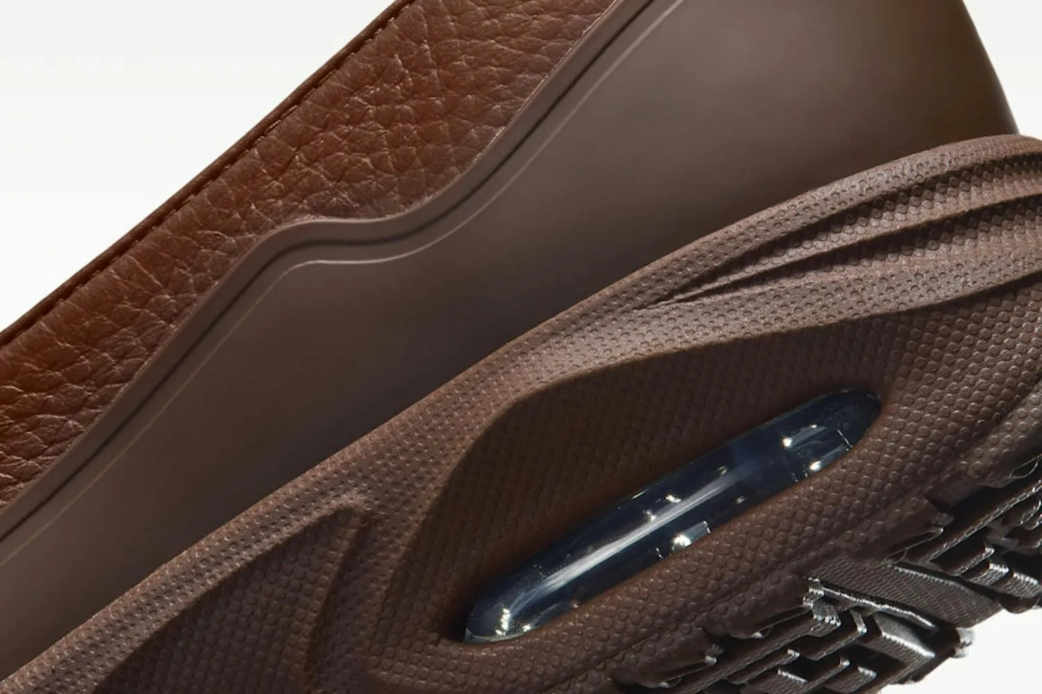 Nike представила ботинки Air Max Phenomena — гибрид лофера и кроссовок