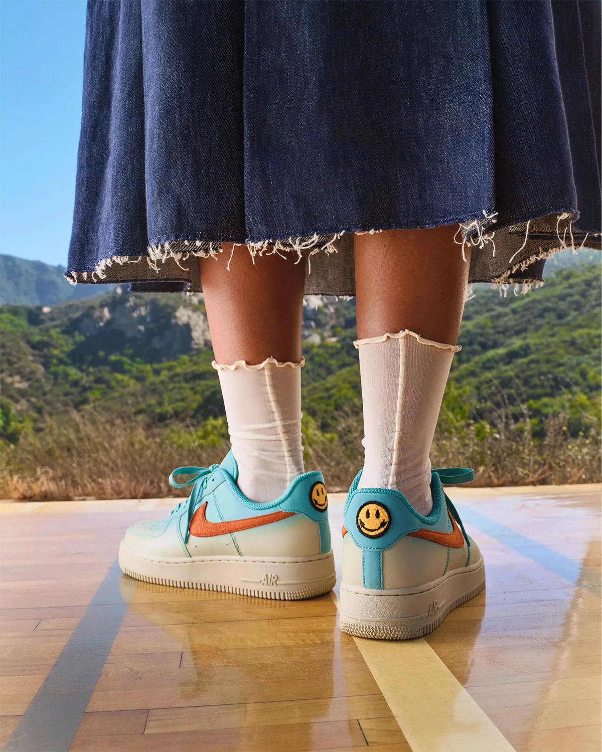 Иллюстрация к материалу «Nike представила праздничную коллекцию N7 под руководством Стивена Пола Джадда». Фото: Sneaker News.