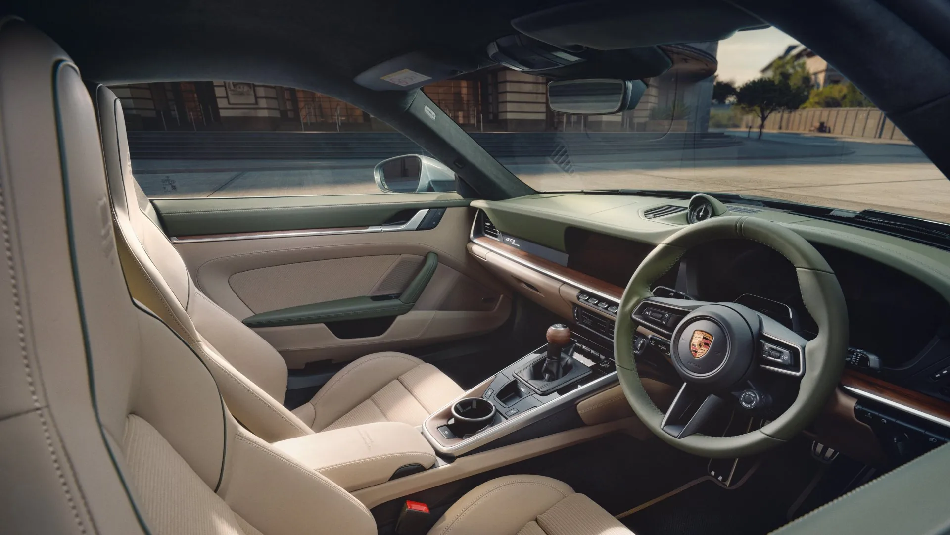 Иллюстрация к материалу «Porsche представила спецверсию 911 GT3 Touring Earls Court 51 Edition». Фото: Gagadget.