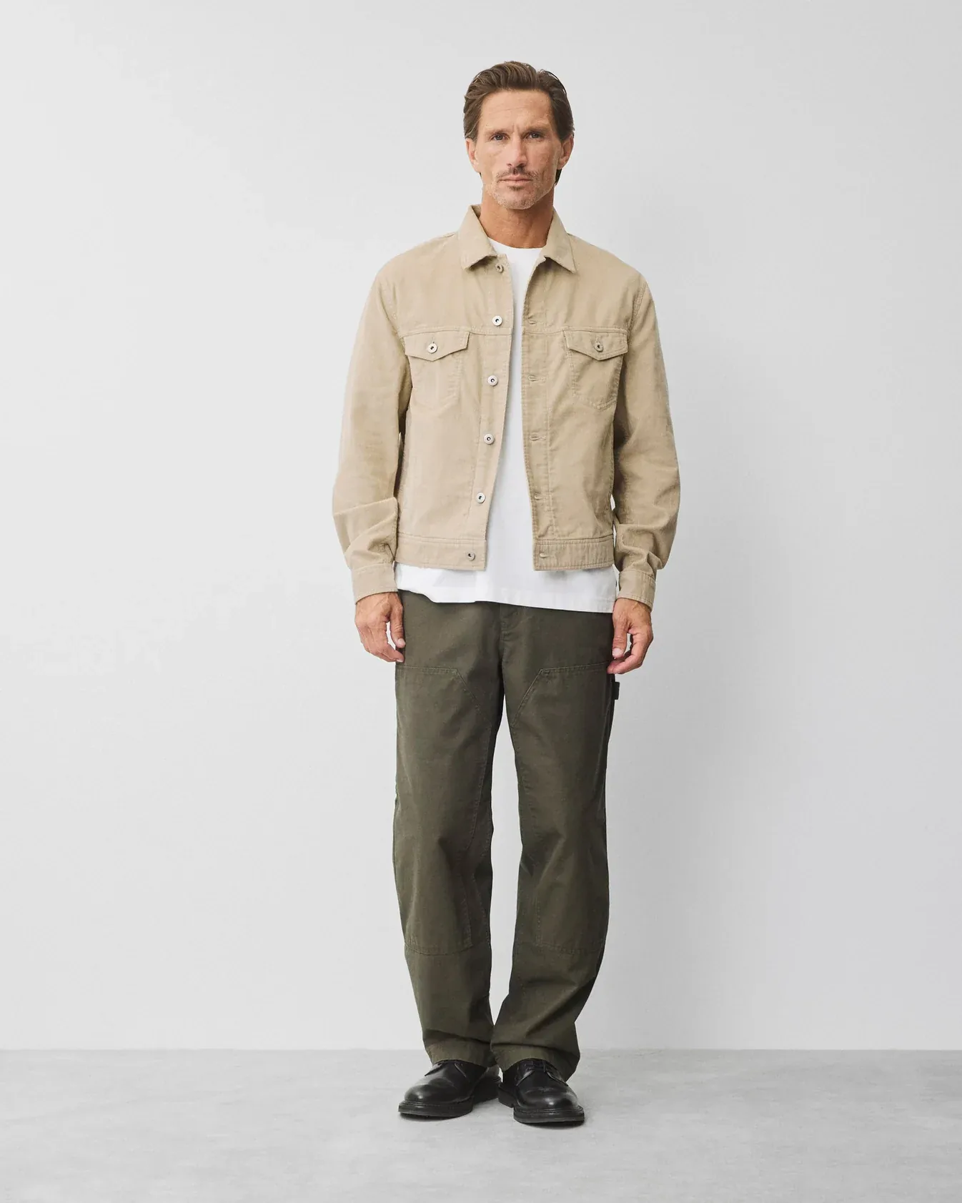 Иллюстрация к материалу «Reigning Champ выпустила вельготовую куртку Piston Trucker Jacket». Фото: The Coolector | Online Men's Lifestyle Magazine | Design, Gear & Fashion.