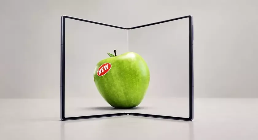 Samsung высмеяла iPhone Duo в рекламе Galaxy Fold 8