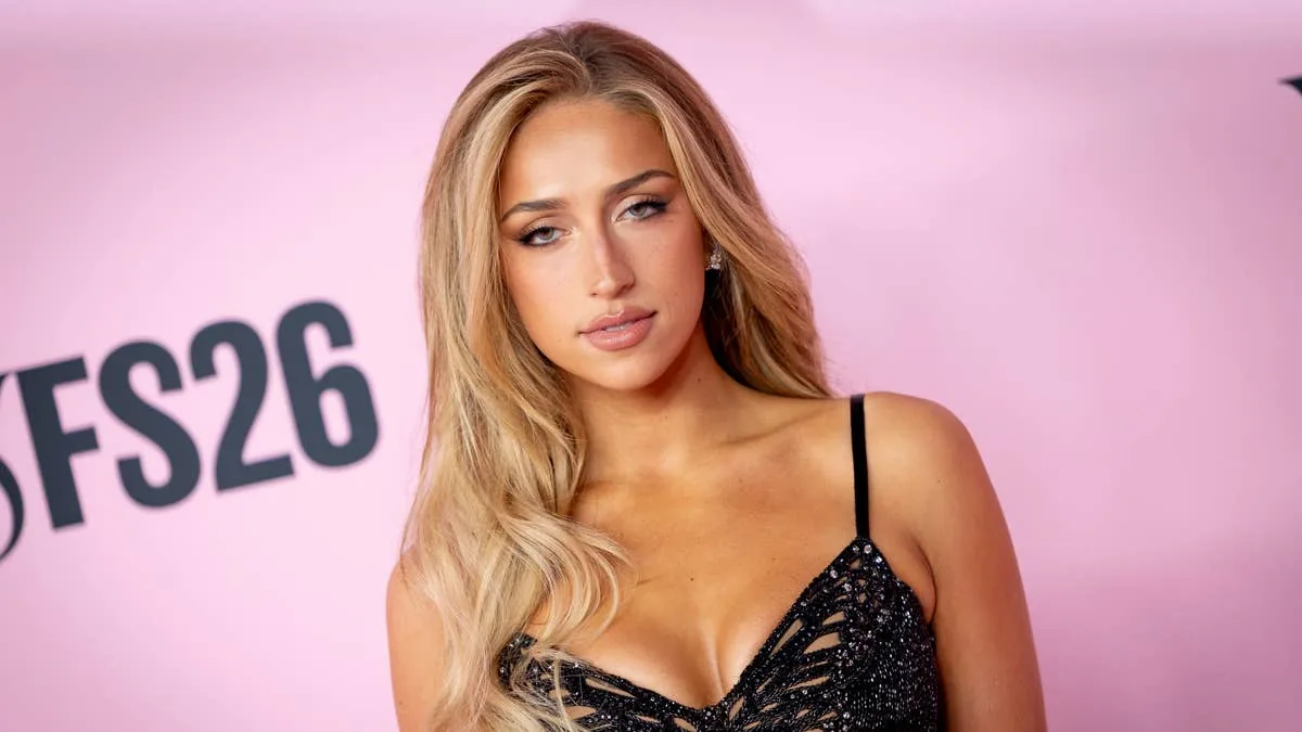 Tate McRae возглавила чарт Apple Music с синглом Housewife