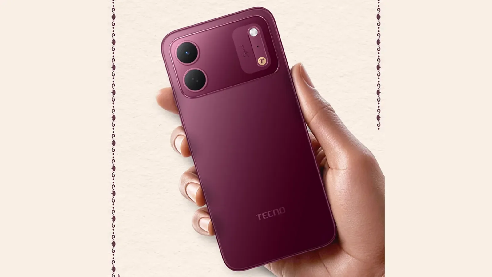 Tecno Spark Go 3 Pro в руке