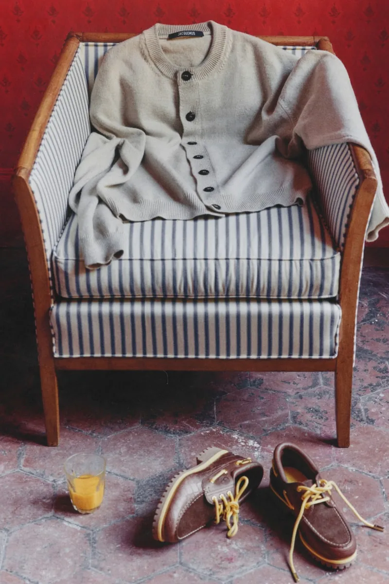 Иллюстрация к материалу «Timberland и Jacquemus выпустили совместные топсайдеры с тиснением под крокодила». Фото: Hypebeast.