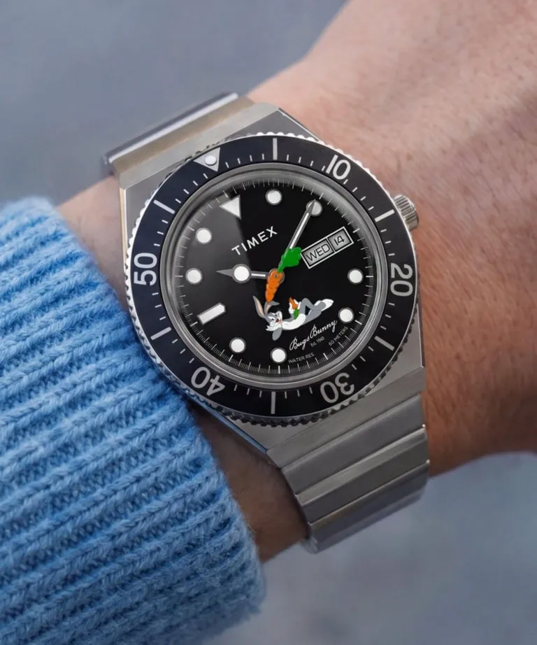 Иллюстрация к материалу «Timex выпустила механические часы Bugs Bunny M79 Automatic с вращающейся морковкой». Фото: Gizmochina.