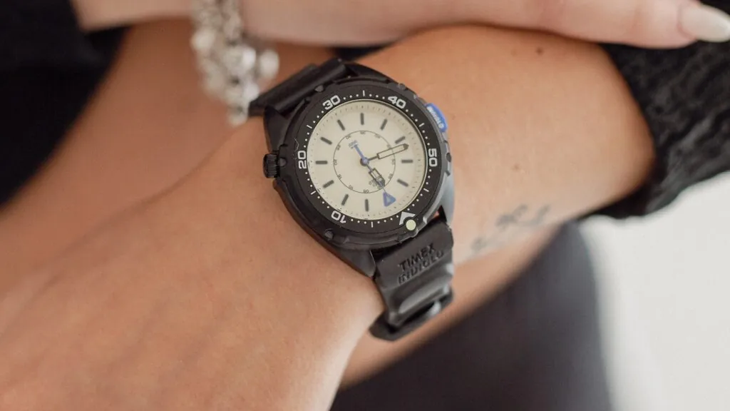 Timex выпустила чёрные часы Intrepid Blackout в коллаборации с Dimepiece и Foundwell