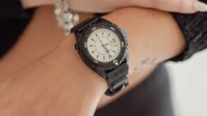 Иллюстрация к материалу «Timex выпустила чёрные часы Intrepid Blackout в коллаборации с Dimepiece и Foundwell». Фото: Gizmochina.