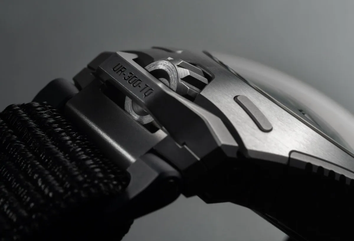 Иллюстрация к материалу «Urwerk анонсировала часы UR-300 Time Quantum с механизмом T-Frame». Фото: Acquire.