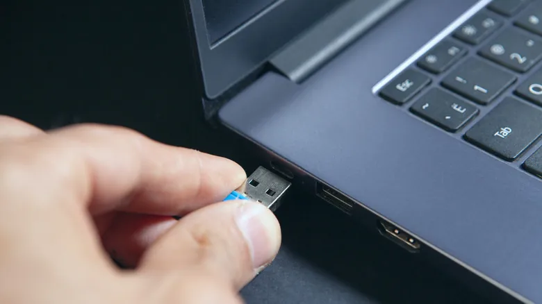 Иллюстрация к материалу «Как подарить вторую жизнь старой USB-флешке». Фото: Engadget.