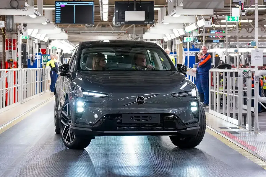 Volvo EX60: 50 000 заказов, но выпуск пока 5000 единиц