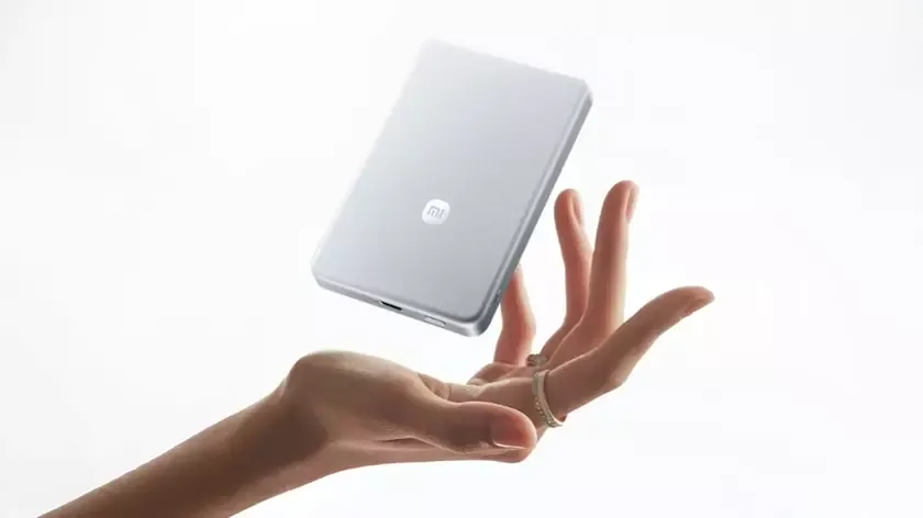 Xiaomi представила тонкий магнитный пауэрбанк на 10 000 мАч