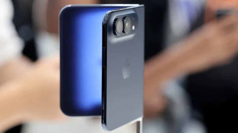 Xiaomi 18 Fold и Samsung Galaxy Z Fold8 бросают вызов iPhone Duo